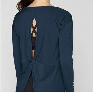 Athleta Women's Navy Long Sleeve open back workout top size small